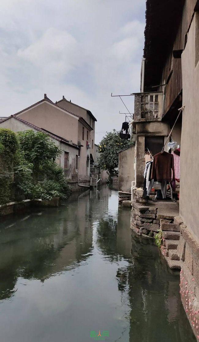 深度交流,尽在夏天怎么把便宜的衣服穿的有范儿、显高级?